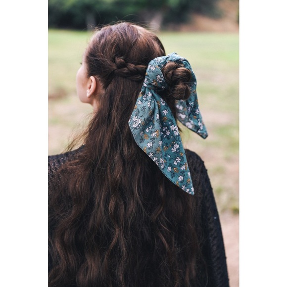 Spring Blossom Floral Bandana - Picture 3 of 4